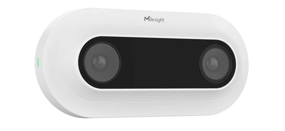 Milesight VS125-LW-P AI人数カウントセンサー。双眼レンズを搭載したスリムな白い筐体で、天井に設置されています。ステレオビジョン技術により、低天井の店舗入り口でも正確に人流を捉え、プライバシーを守りながらデータを分析しているイメージ。